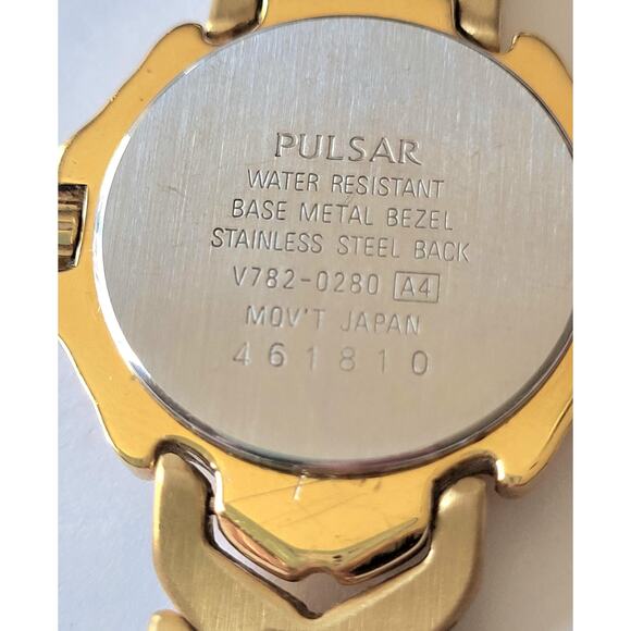 Vintage Pulsar Seiko Gold Watch: Japan-Made Excellence with Precision Quartz - Picture 7 of 9